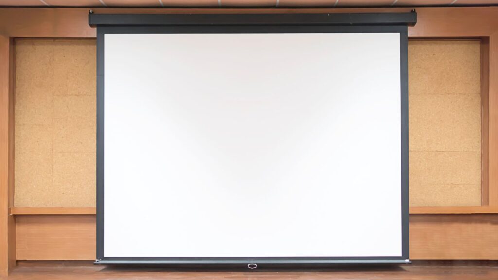 Benefits​ of​ a Large Projector Screen